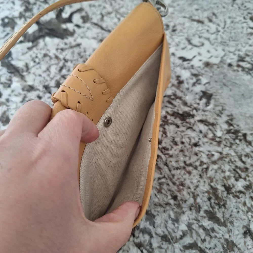 Michael Kors Beige leather purse clutch wristlet‎